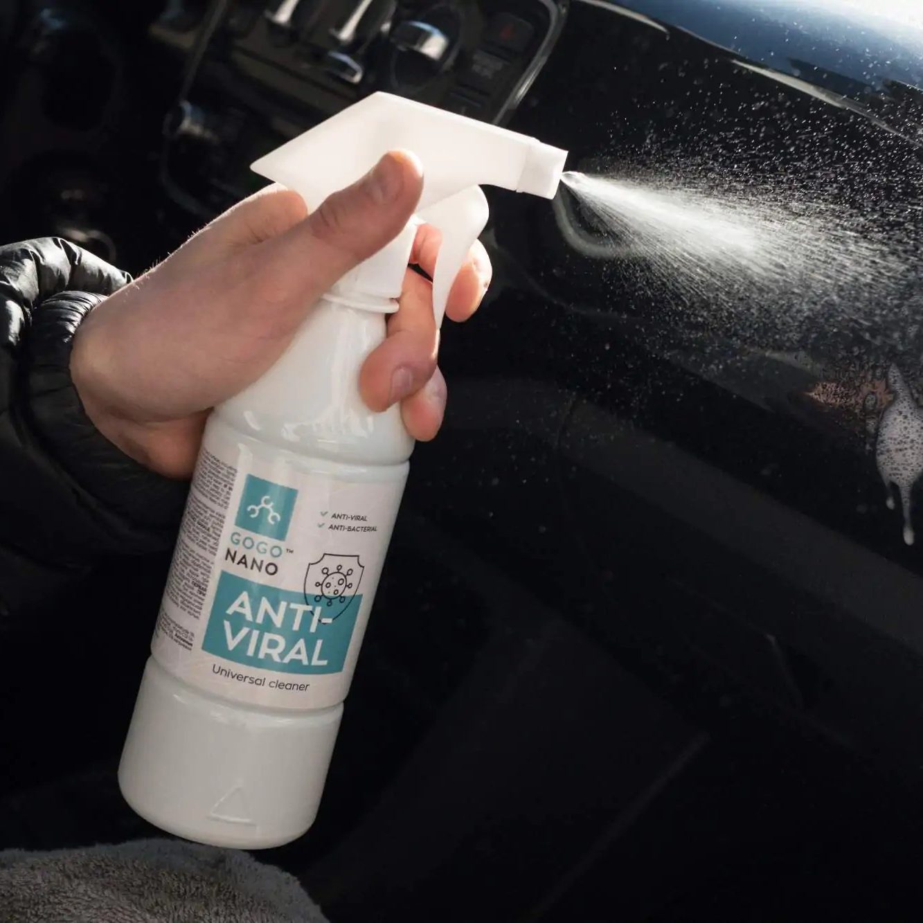 Anti-Viral gleichmäßig aufsprühen - 3-5 Sprühstöße pro Quadratmeter für optimale Desinfektion