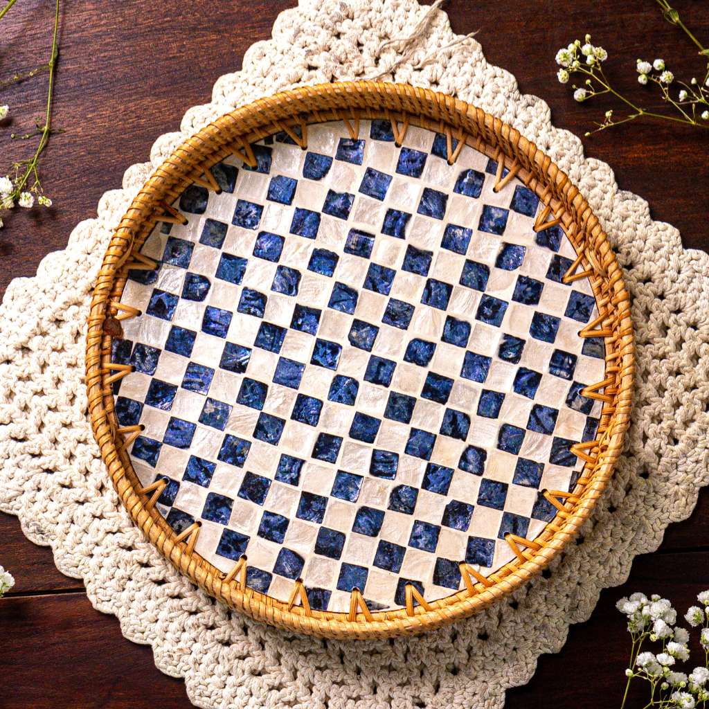 breakfast trays rattan Perlmutt & Rattan Serviertablett „Drift“ handgefertigt Boho Deko