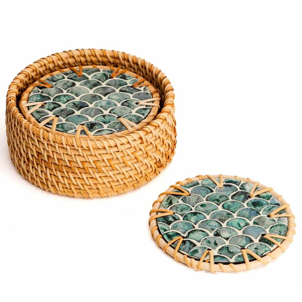 handmade drinks coasters 90ca6053 f0da 46fb 85c3 a43328a771fb Edle Perlmutt & Rattan Untersetzer (6er-Set) Modell „Cascade“ - Boho-Tischdeko & Glasschutz