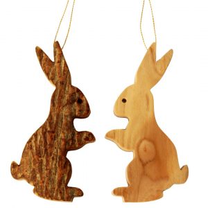 Osterdeko Anhänger Osterhase aus Olivenholz mit Rinde