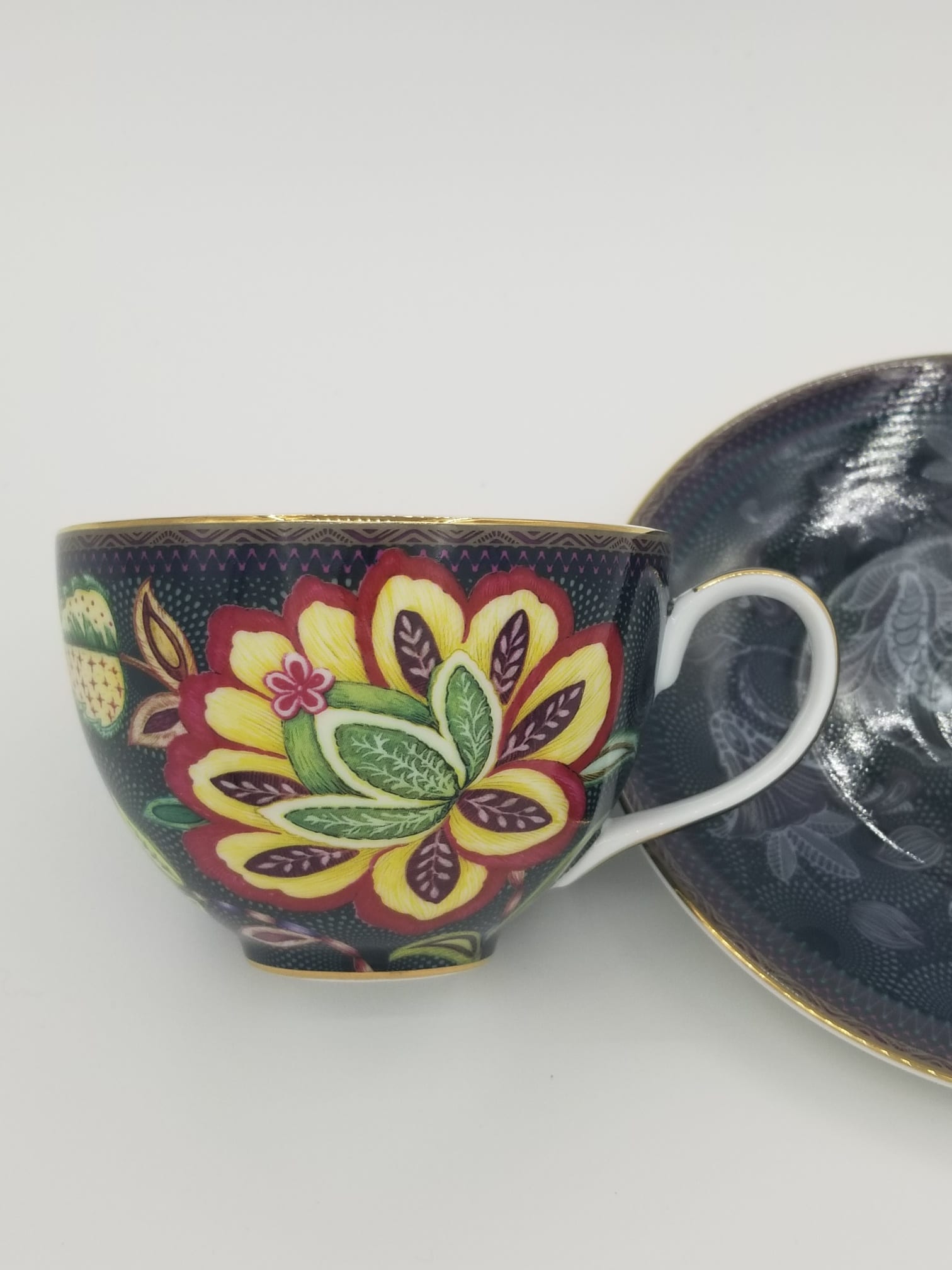 20190218 111916 resized Exquisites Cappuccino-Set "Bloom Peacock" mit Untertasse