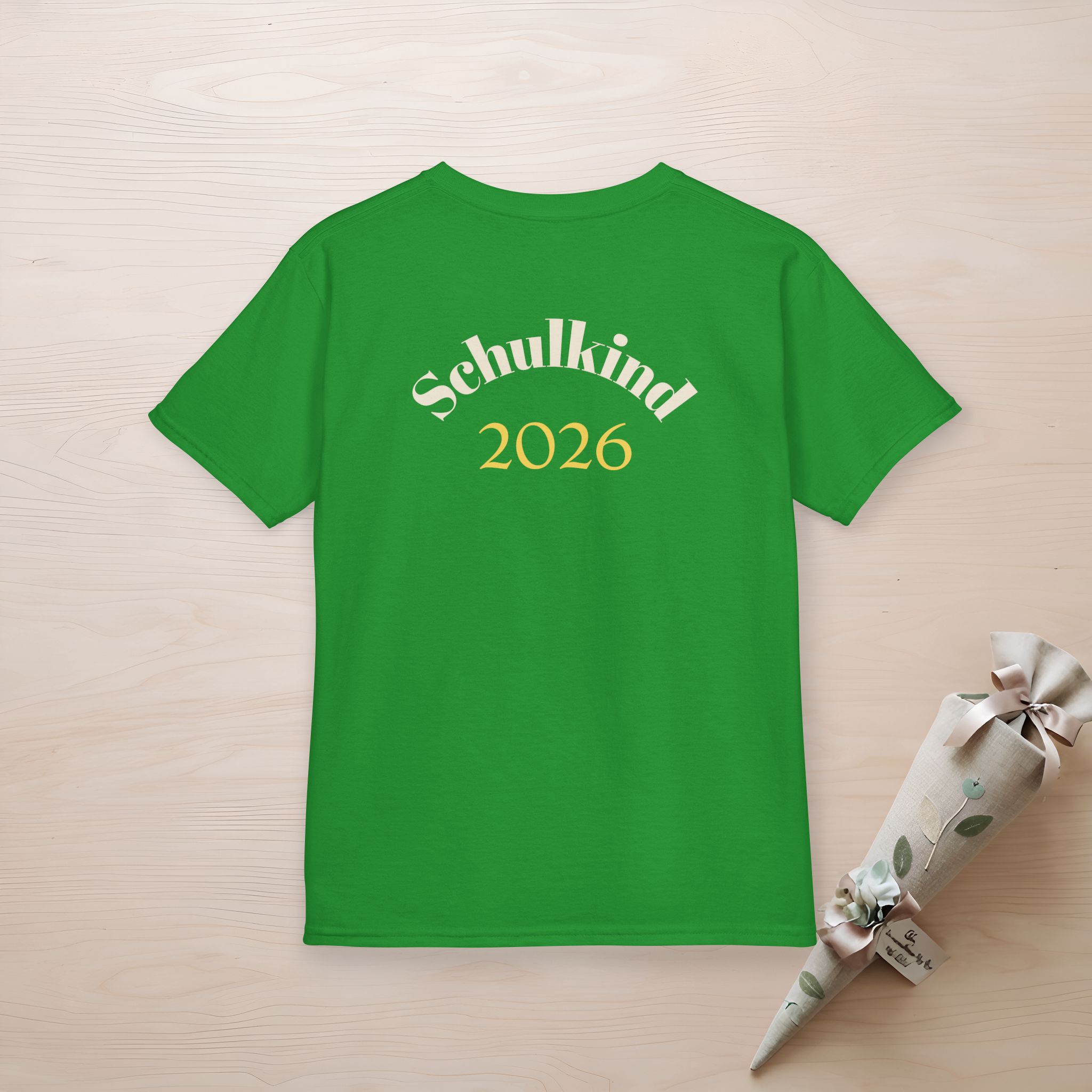 Premium Schulkind 2026 Jungen T-Shirt | Vorder- & Rückendruck mit Wunschname 8 Premium Schulkind 2026 Jungen T-Shirt | Vorder- & Rückendruck mit Wunschname – Bild 8