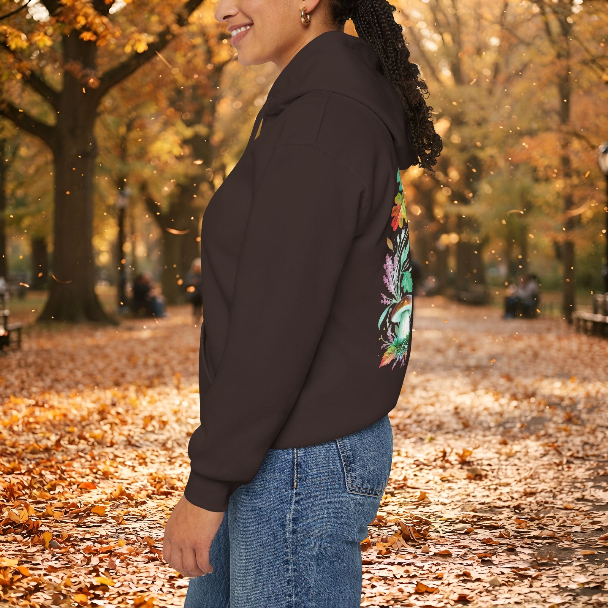 Herbst Hoodie Premium Unisex | Botanischer Herbstprint mit Blättern & Pilzen | Dunkler Streetwear Look | Personalisierbar 28 Herbst Hoodie Premium Unisex | Botanischer Herbstprint mit Blättern & Pilzen | Dunkler Streetwear Look | Personalisierbar – Bild 28